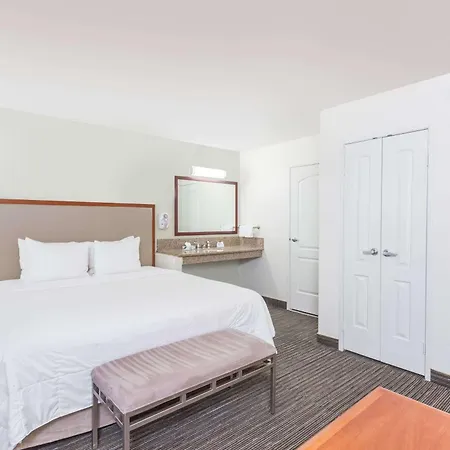 Hawthorn Suites-2