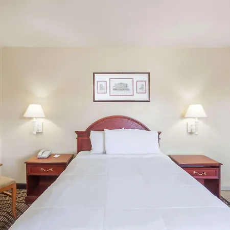 Travelodge By Wyndham Victorville-2