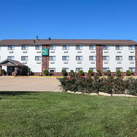 Quality Inn & Suites Bloomington I-55 And I-74-2
