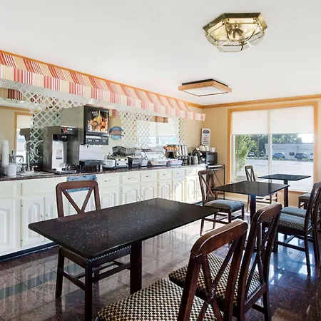 Baymont By Wyndham Sandusky-2