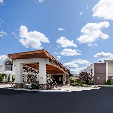 Days Inn & Suites By Wyndham Rochester Hills Mi-3