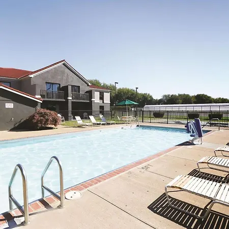 La Quinta Inn By Wyndham Sandusky Near Cedar Point-2