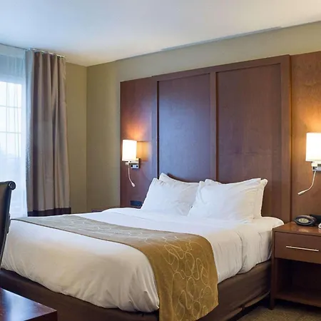Comfort Suites Minot South-3