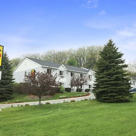 Super 8 By Wyndham Manistee-2