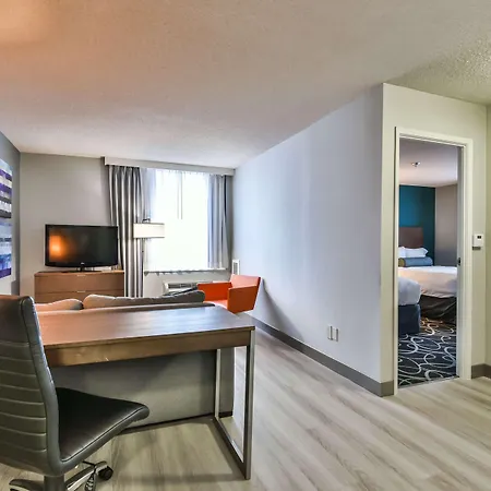 Radisson Suites Hotel Toronto Airport-2