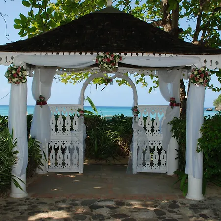 Shaw Park Beach Hotel & Spa-2