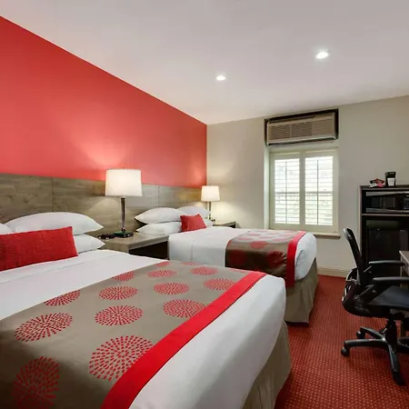 Ramada By Wyndham Oakland Downtown City Center-3
