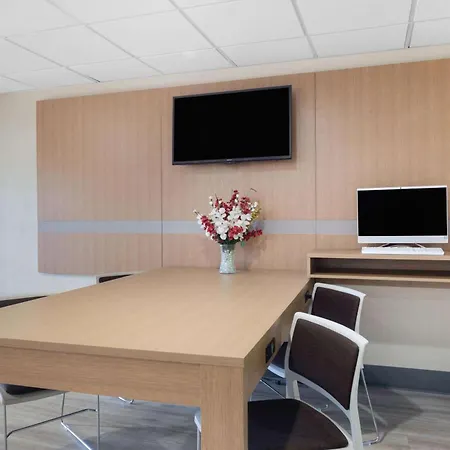 Microtel Inn & Suites By Wyndham Florence-3