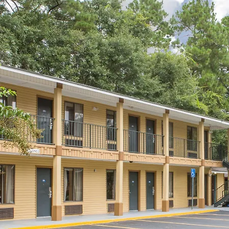 Howard Johnson By Wyndham Dothan-3
