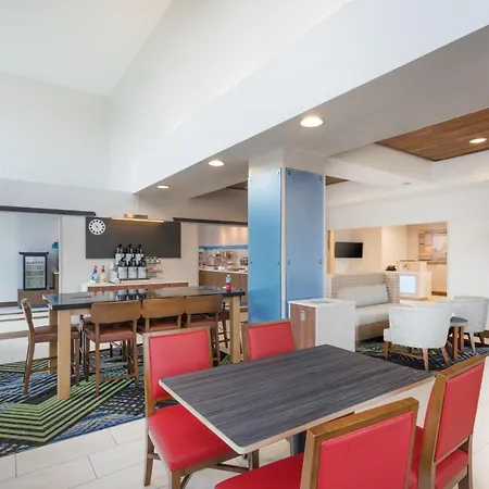 Holiday Inn Express Hotel & Suites Frankfort By Ihg-3