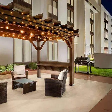 La Quinta Inn & Suites By Wyndham Dothan-2