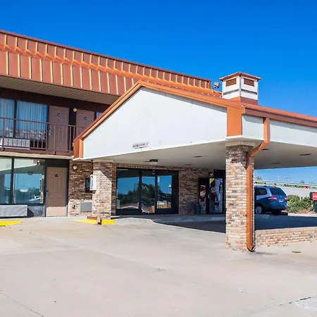 Econo Lodge-2