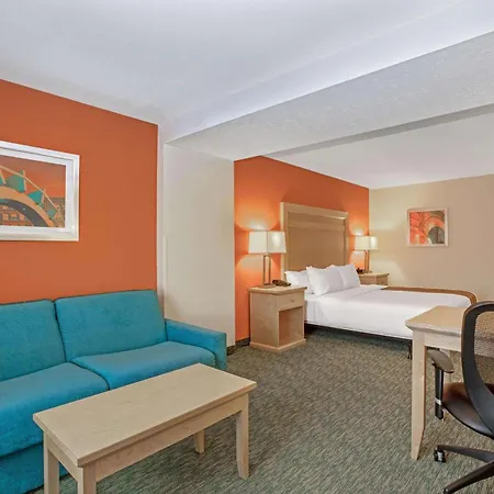 La Quinta By Wyndham Grand Forks-3