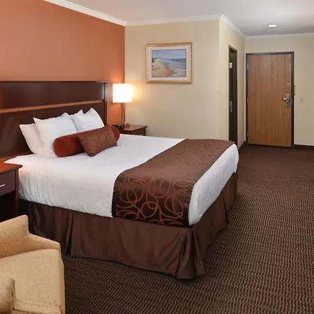 Best Western Plus Landmark Inn-3