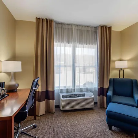 Comfort Inn & Suites Northern Kentucky-3