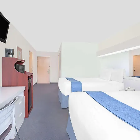 Microtel Inn & Suites By Wyndham Broken Bow-3