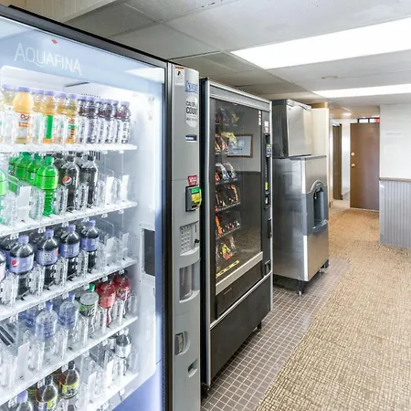 Quality Inn & Suites Plattsburgh-2