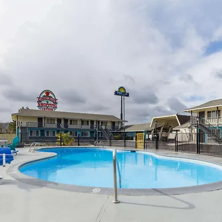 Rosewood Inn & Suites-3