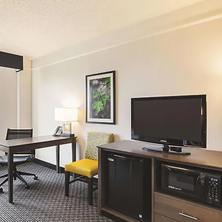 La Quinta Inn & Suites By Wyndham Denver Airport Dia-2