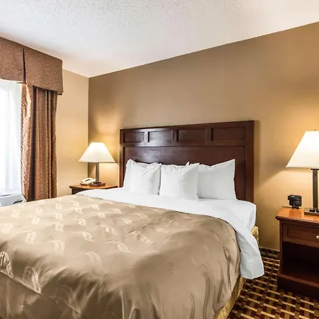 Quality Suites Paducah I-24-2