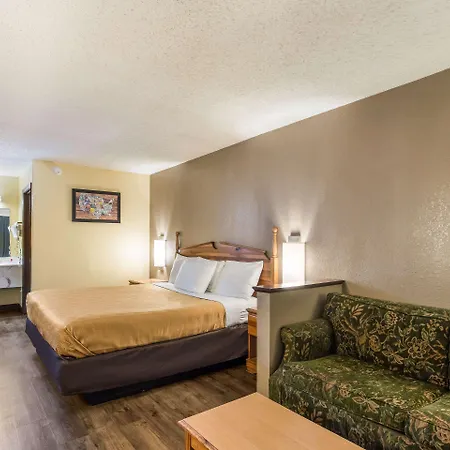 Econo Lodge-2