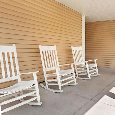 Travelodge By Wyndham North Platte-3