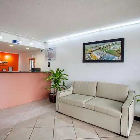 Howard Johnson By Wyndham Vero Beach/I-95-2