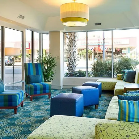 Comfort Suites Beachfront-3