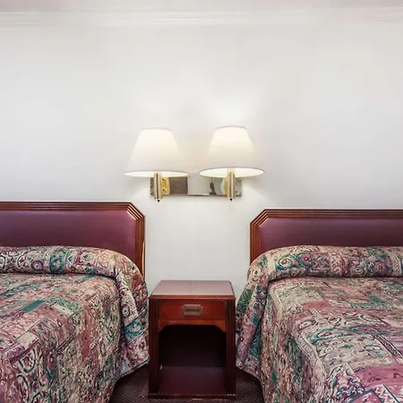 Knights Inn - Columbia-2