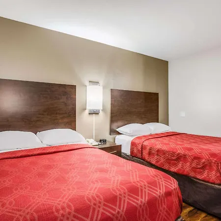 Econo Lodge Milwaukee Airport-2