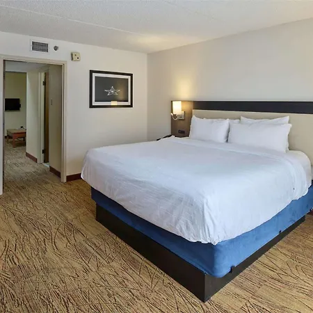 Wyndham El Paso Airport And Water Park-3