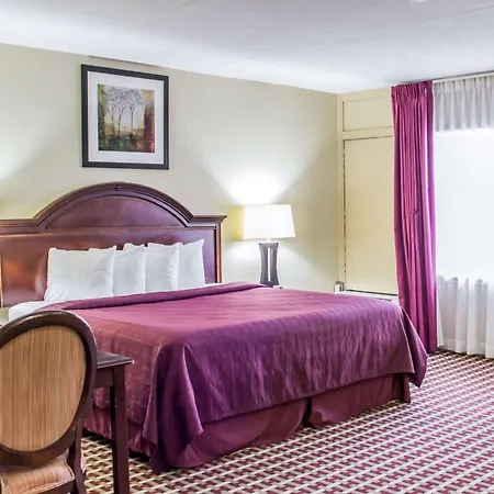 Quality Inn & Suites Fayetteville-3