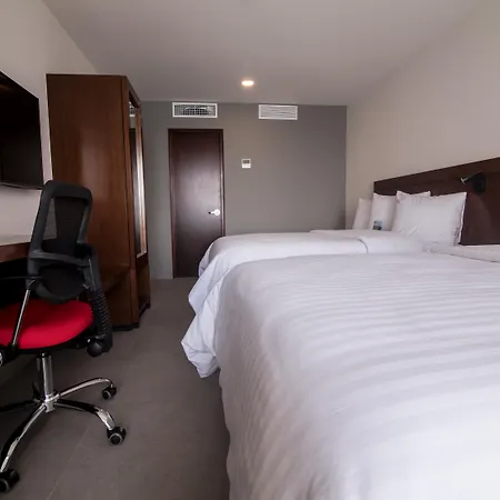 Garner Hotel Mazatlan Beach By Ihg-2