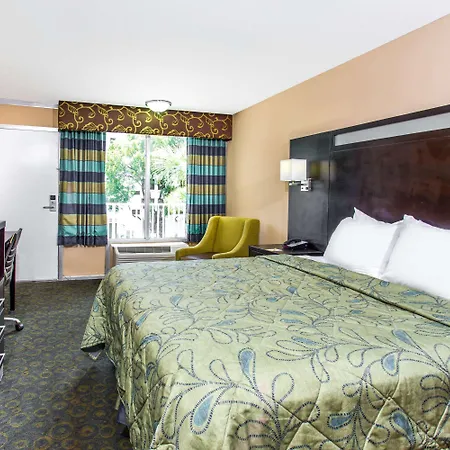 Days Inn By Wyndham Fort Lauderdale Airport Cruise Port-3
