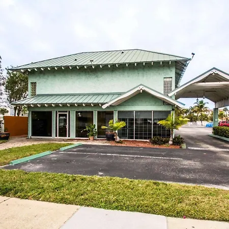 Econo Lodge Cocoa Beach - Near The Port-3