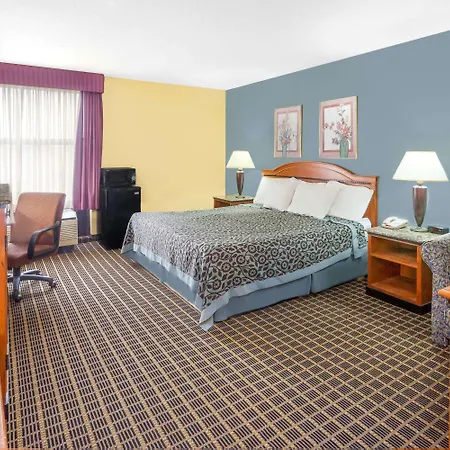 Days Inn & Suites By Wyndham Kalamazoo-3