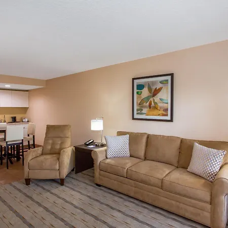 Baymont By Wyndham Punta Gorda/Port Charlotte-3