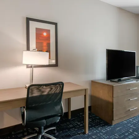 Comfort Suites Fort Lauderdale Airport & Cruise Port-2