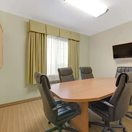 Super 8 By Wyndham Austin/Airport North-3