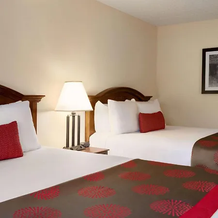 Ramada By Wyndham Pigeon Forge North-2