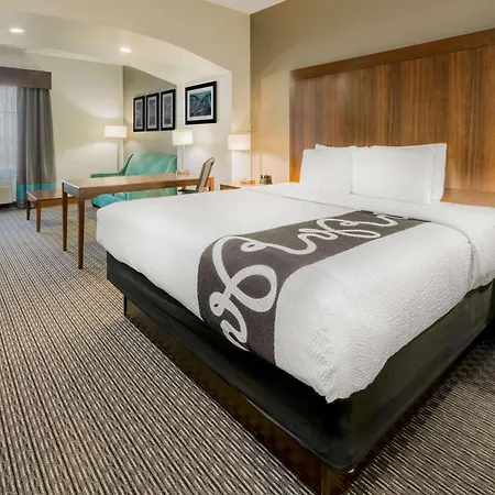 La Quinta Inn & Suites By Wyndham Fort Worth Arlington West-2