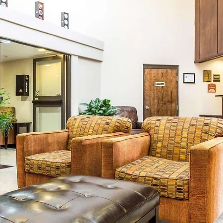 Quality Inn & Suites Coliseum-2