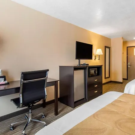 Quality Inn & Suites Albuquerque North Near Balloon Fiesta Park-2