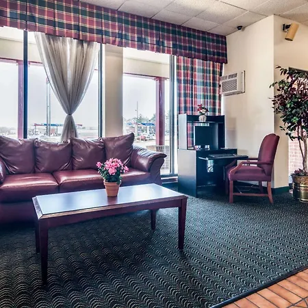 Econo Lodge Inn & Suites Conference Center Dublin-2