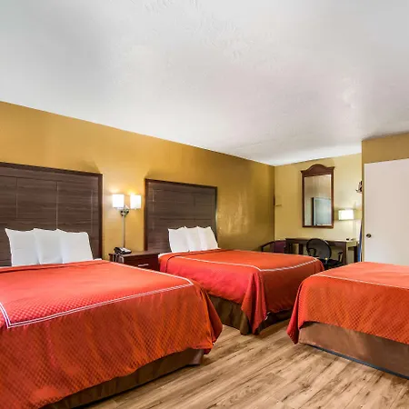 Rodeway Inn-3