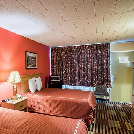 Rodeway Inn University-3