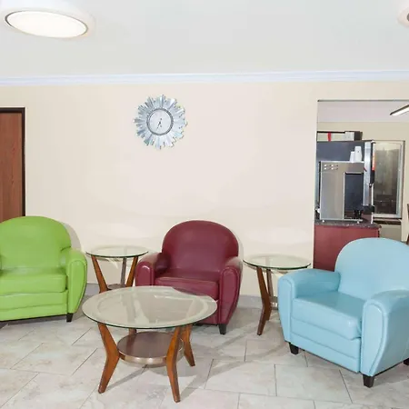 Days Inn By Wyndham Springfield-3
