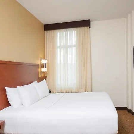 Hyatt Place Des Moines Downtown-3