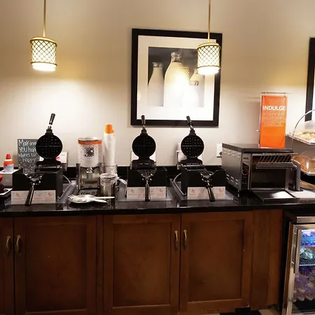 Hampton Inn & Suites Raleigh Cary Lenovo Center-3