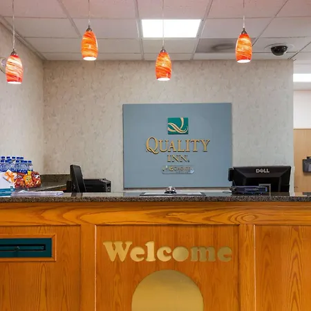 Quality Inn I-70 Near Kansas Speedway-2